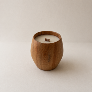 Bougie Constance, en bois de hêtre, en forme ovale, 100% artisanale et naturelle