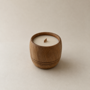 Bougie Cory, en bois de hêtre, arrondie et striée, 100% artisanale et naturelle, cire de soja et double mèche faite maison